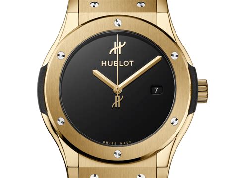 Review: Hublot Classic Fusion Original 42 mm in Yellow Gol